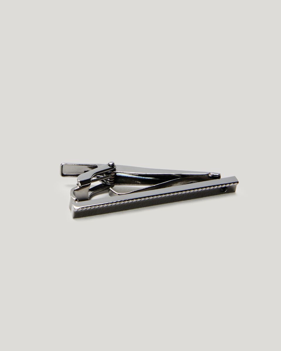 Polished Tie Pin With Detailed Edge & Crystal